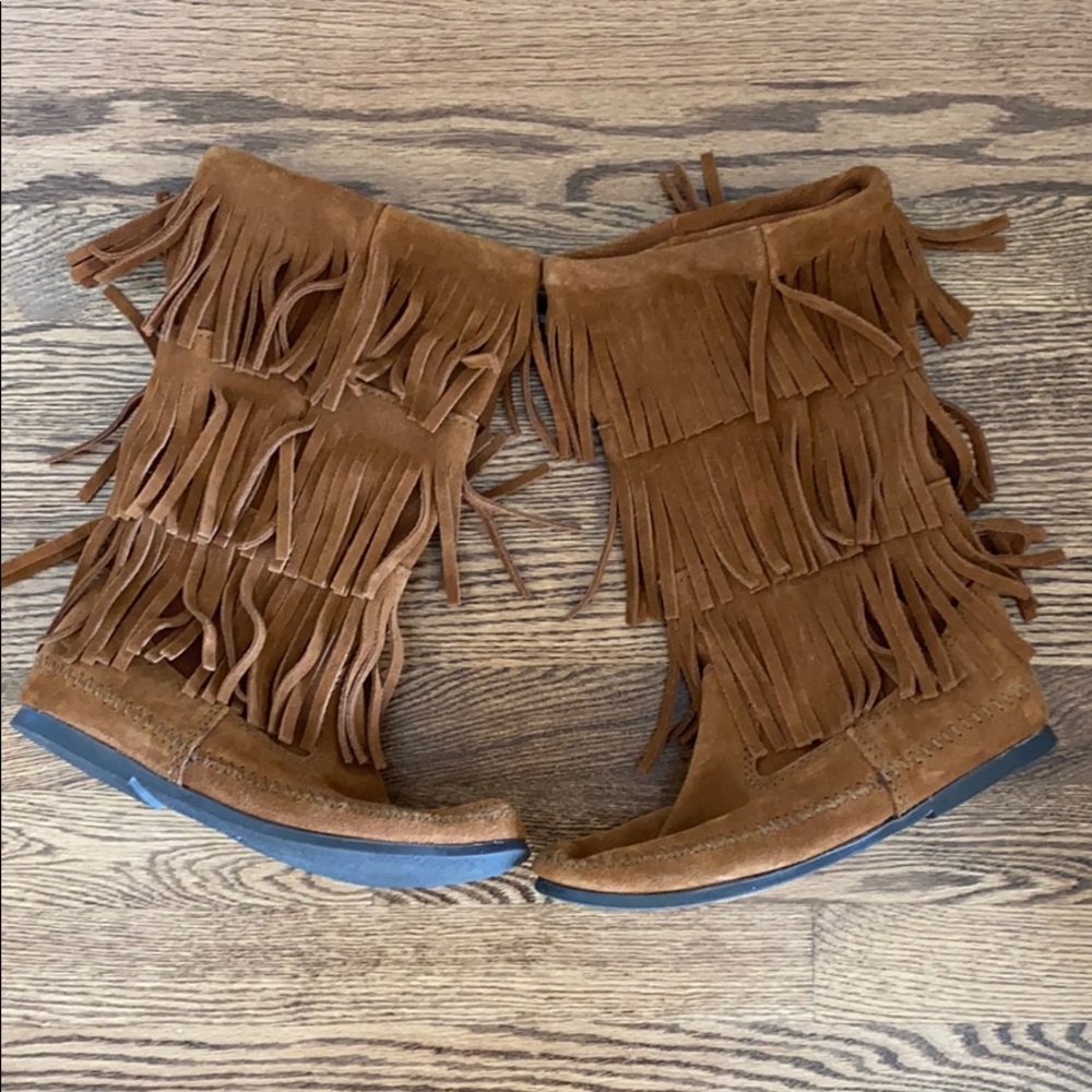 Minnetonka fringe boots